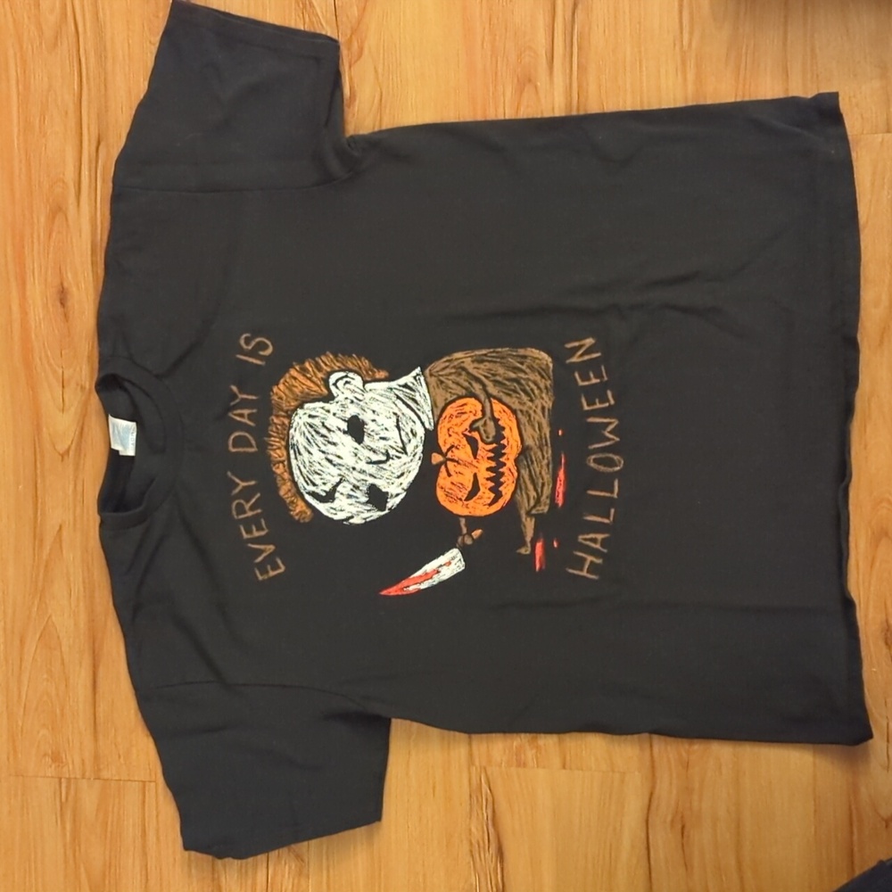 Graphic tee